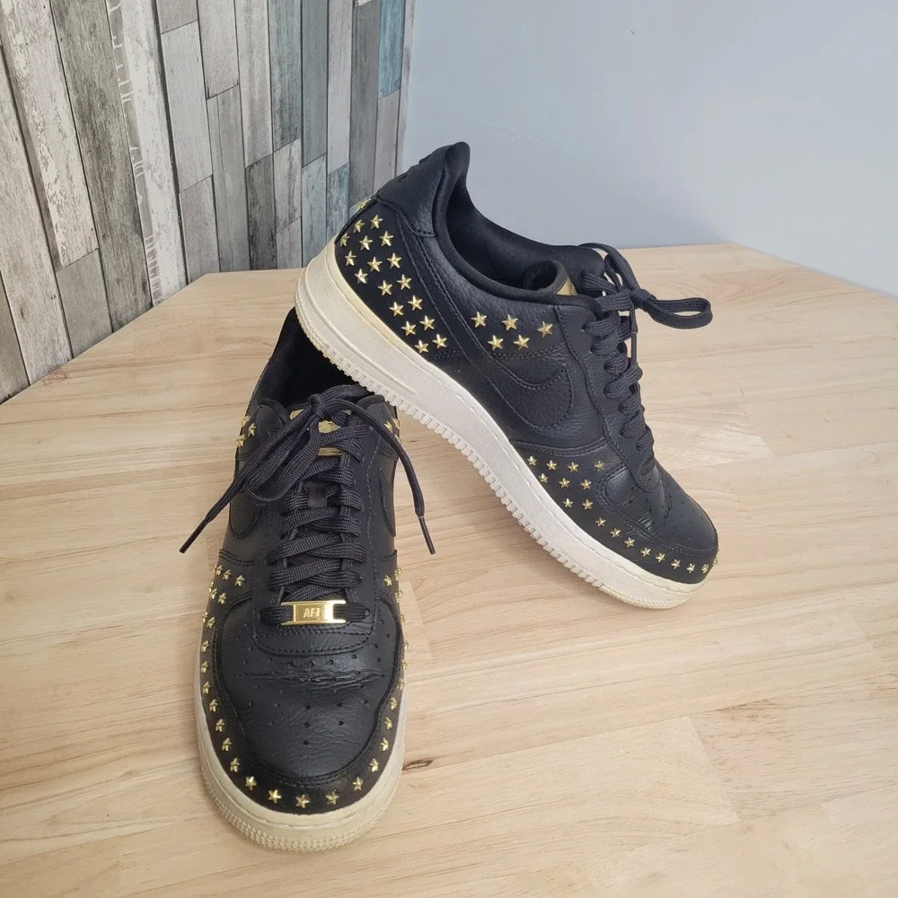 Nike Air Force 1 '07 Star Studded AR0639-001 Black Gold Women Size 10 Sneakers